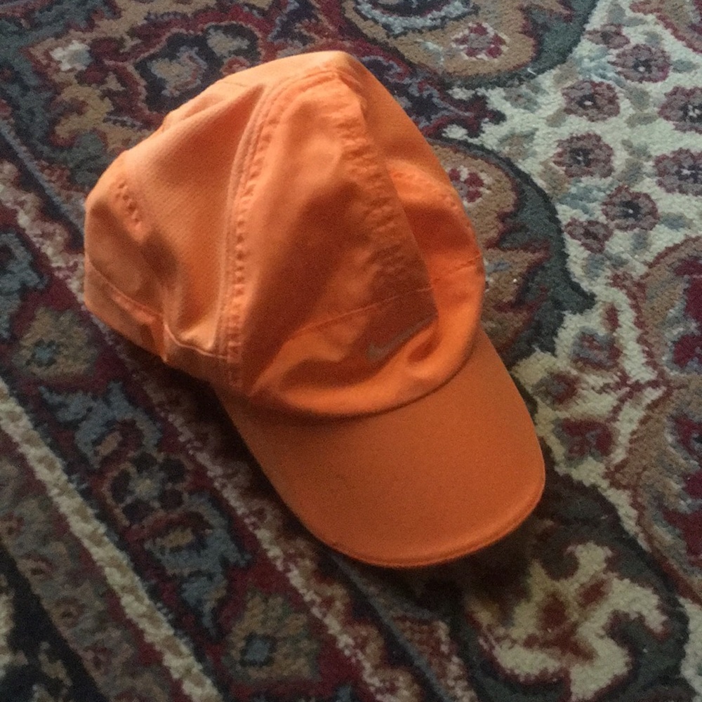 NIKE Featherlight Dri-fit running hat